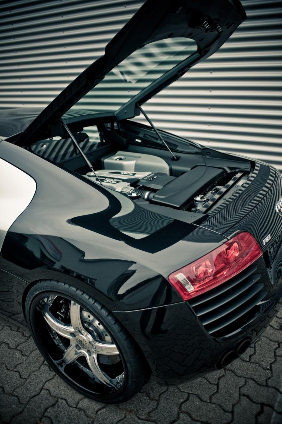 Моторный отсек Audi R8 by Graf Weckerle 2012 года  (фото 4 из 9)